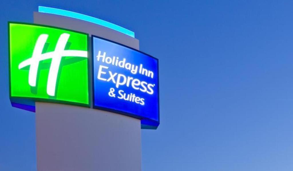 Holiday Inn Express & Suites Brentwood Extérieur photo